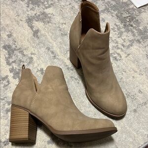Women's Tan Ankle Boots